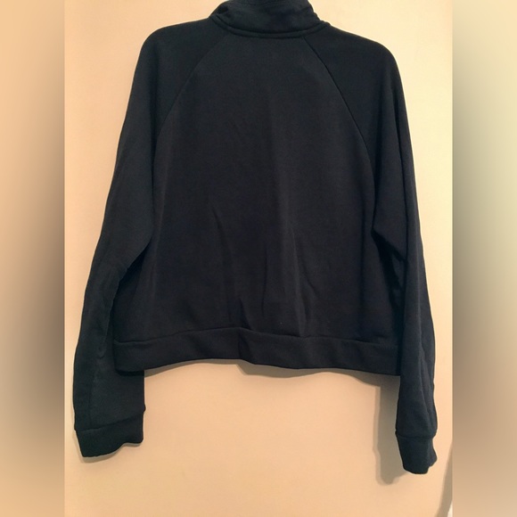 Puma Cropped Sweatshirt - Picture 4 of 4